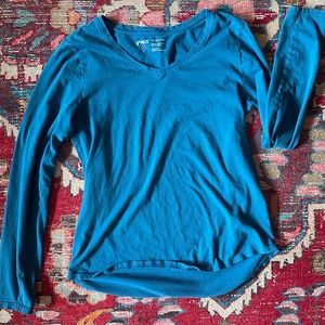 Pact Organic, long sleeve tee, v-neck Small